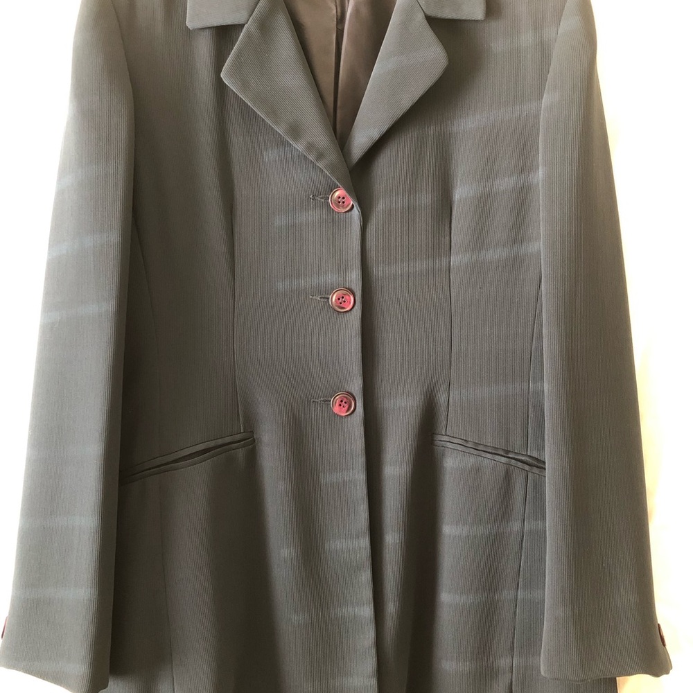 Sophisticated Women's Navy Blazer with Pink Accents